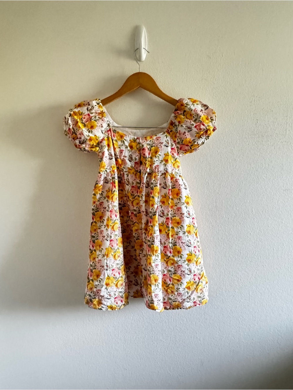 Janie and Jack Floral Puff-Sleeve Girls' Dress - Yellow & Pink size 7 - Picture 2 of 7